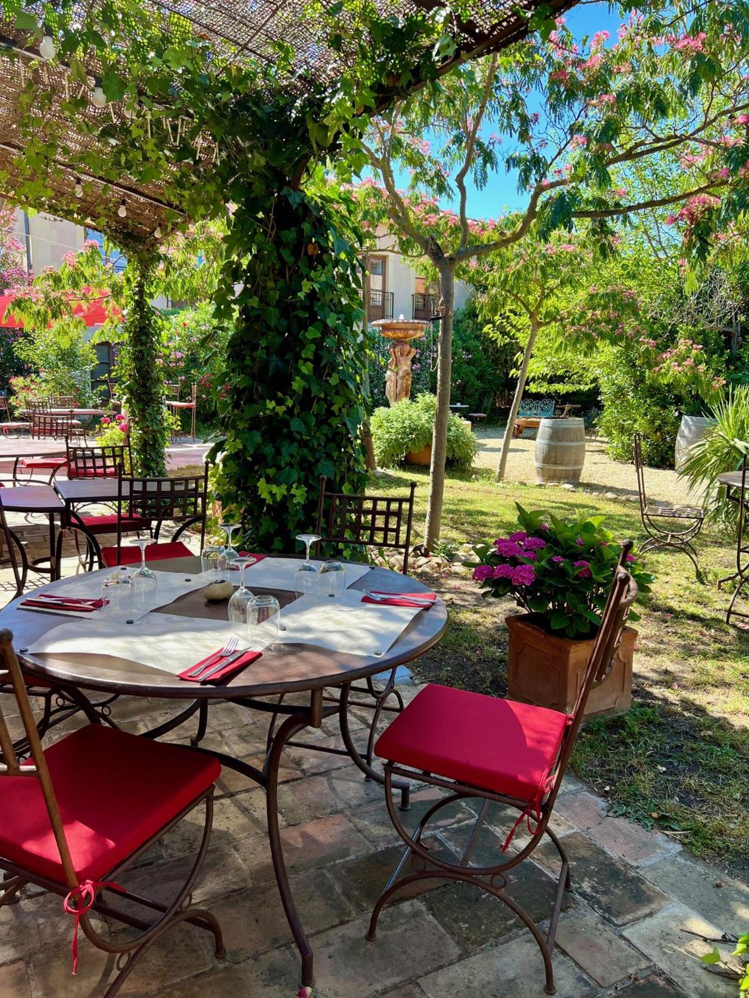 Vinauberge Poilhes Esterno foto